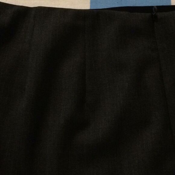 Lafayette 148 Dark Gray Virgin Wool Pencil Skirt Size 2P Academia Minimalist - Picture 10 of 12
